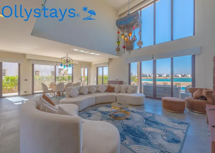 Villa Ollystays Luxury 4br, Heated Pool Villa, Ancient Sands! Kite Surfing Haven