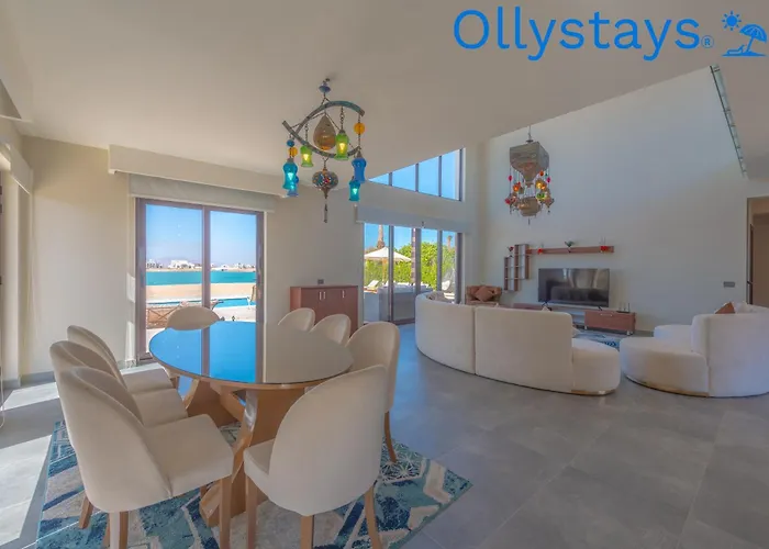 Villa Ollystays Luxury 4br, Heated Pool Villa, Ancient Sands! Kite Surfing Haven Hurgada