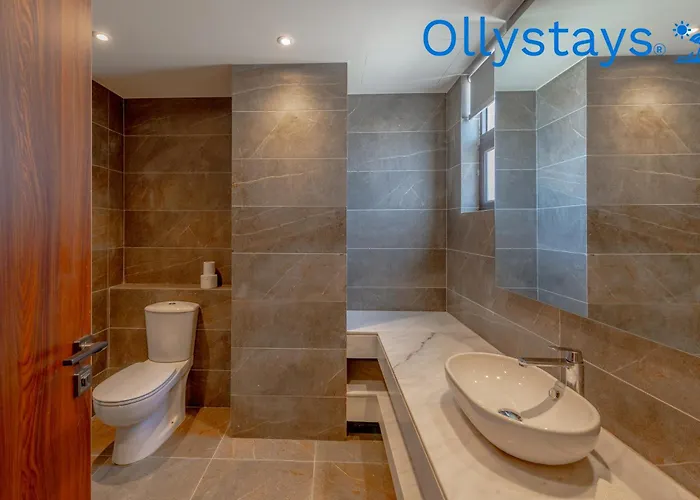 Ollystays Luxury 4br, Heated Pool Villa, Ancient Sands! Kite Surfing Haven Villa *