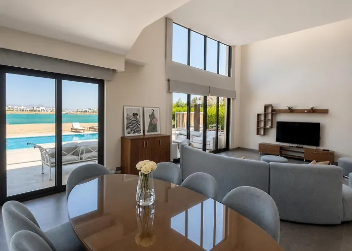 Ollystays Luxury 4br, Heated Pool Villa, Ancient Sands! Kite Surfing Haven