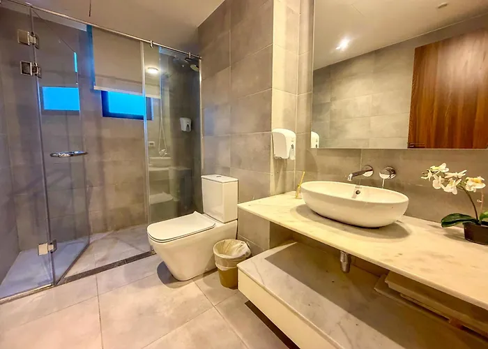 Ollystays Luxury 4br, Heated Pool Villa, Ancient Sands! Kite Surfing Haven *