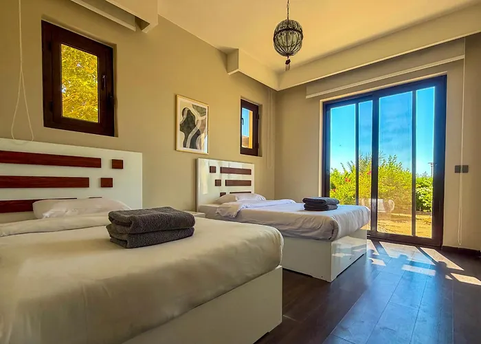Ollystays Luxury 4br, Heated Pool Villa, Ancient Sands! Kite Surfing Haven Villa Hurghada
