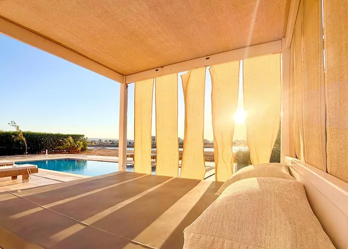 Villa Ollystays Luxury 4br, Heated Pool Villa, Ancient Sands! Kite Surfing Haven Hurghada