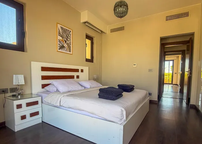 Ollystays Luxury 4br, Heated Pool Villa, Ancient Sands! Kite Surfing Haven Villa